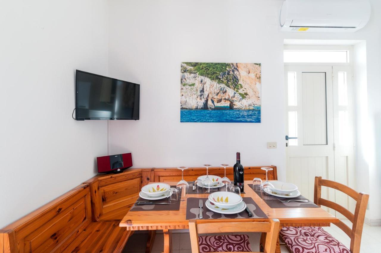 Suite Apartment La Punta Cala Gonone Exterior foto